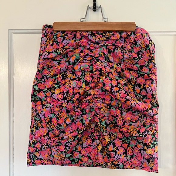 Zara puff sleeve top with mini skirt.  Pink floral size small - Picture 4 of 4